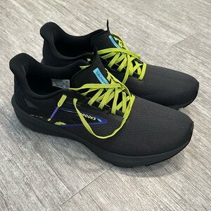 Brooks launch 10 men's size 13